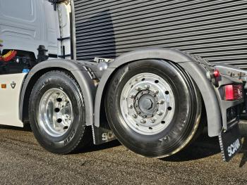 R580 / V8 6X2 / RETARDER / FULL AIR